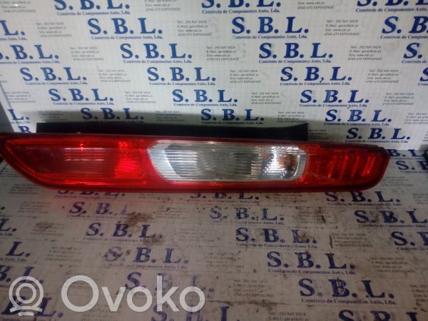 Tailgate rear/tail lights