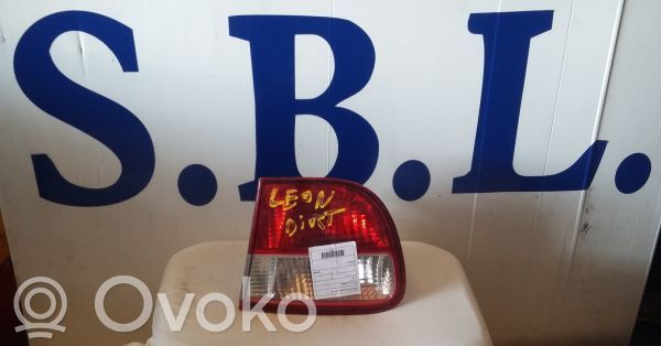 Tailgate rear/tail lights   DIREITO