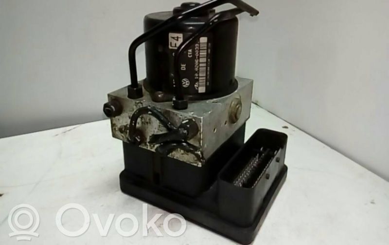 Volkswagen Golf IV Bomba de ABS 