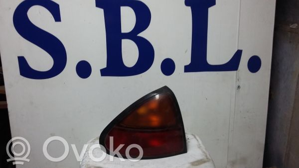 Mazda 323 Luces portón trasero/de freno 