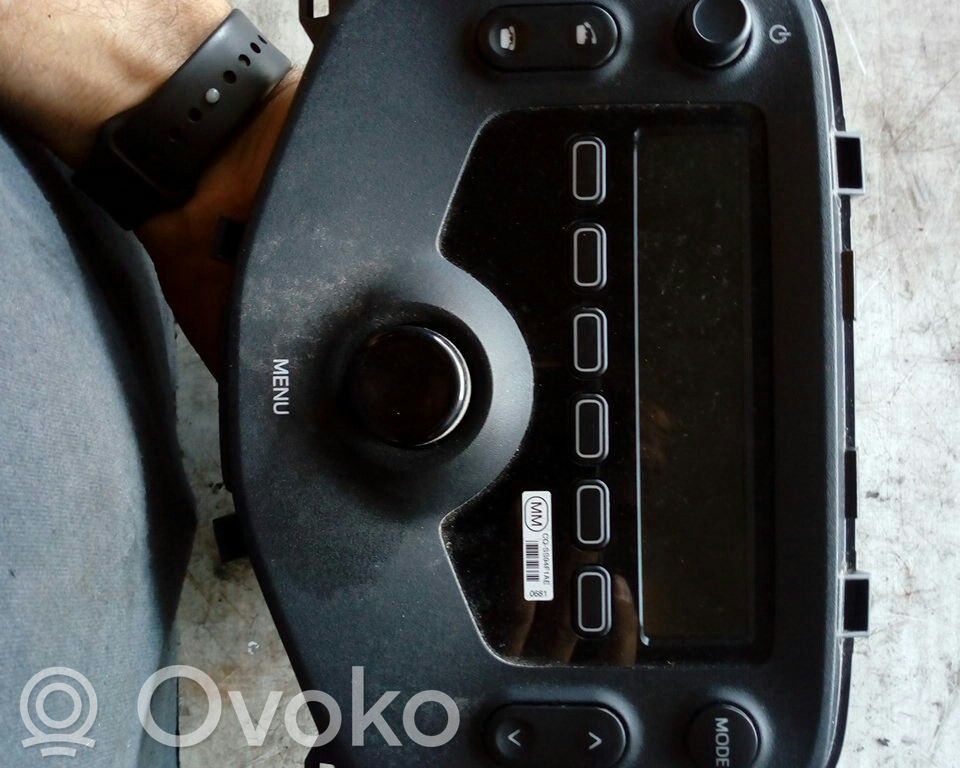 Radio / CD-Player / DVD-Player / Navigation   861200H050,CARLOS