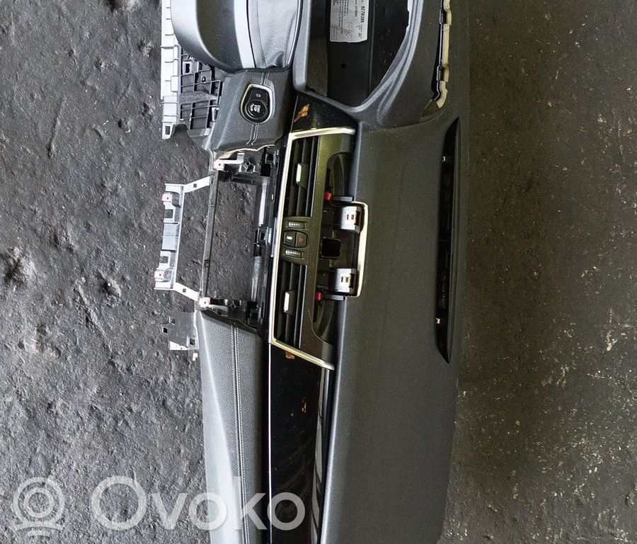 BMW 2 F45 Dashboard 