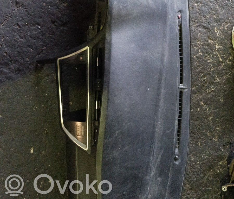 Toyota Auris E180 Bord 
