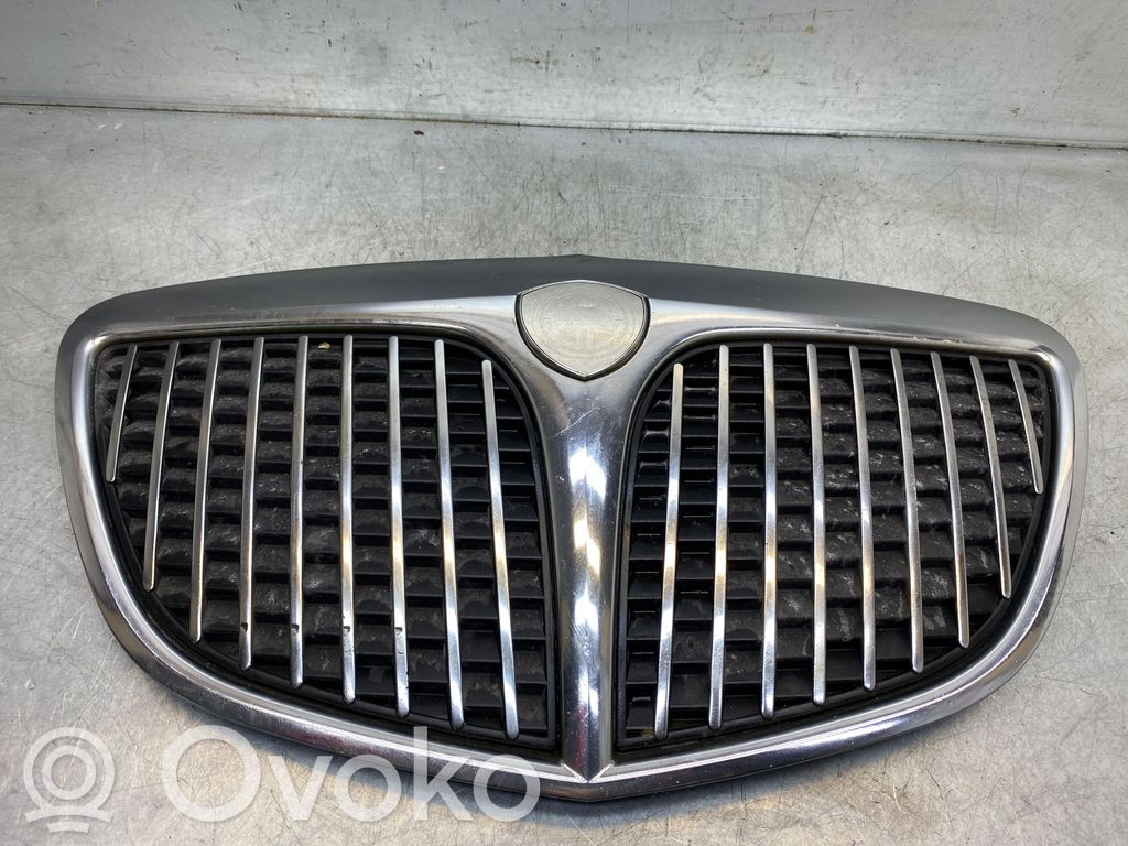 Lancia Musa Front bumper upper radiator grill 