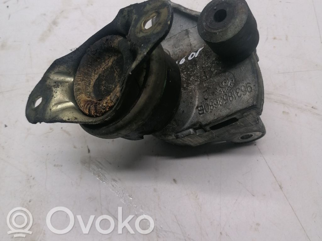 Citroen C5 Engine mounting bracket 