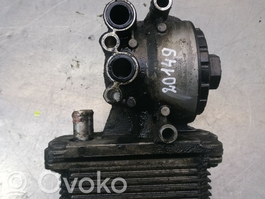 Jaguar X-Type Oil filter mounting bracket 