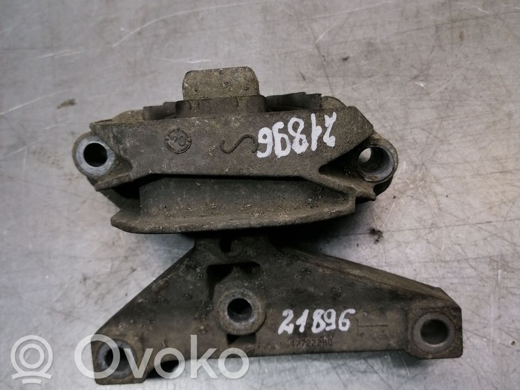 Citroen C2 Engine mount bracket 