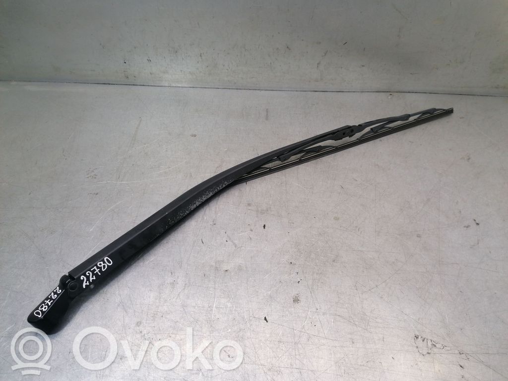Nissan Primera Priekinio stiklo valytuvų kojelė 