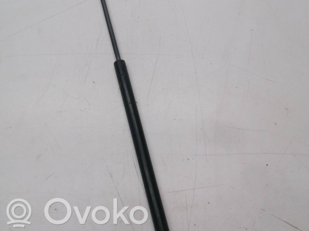 Ford Focus Amortyzator klapy tylnej bagażnika 