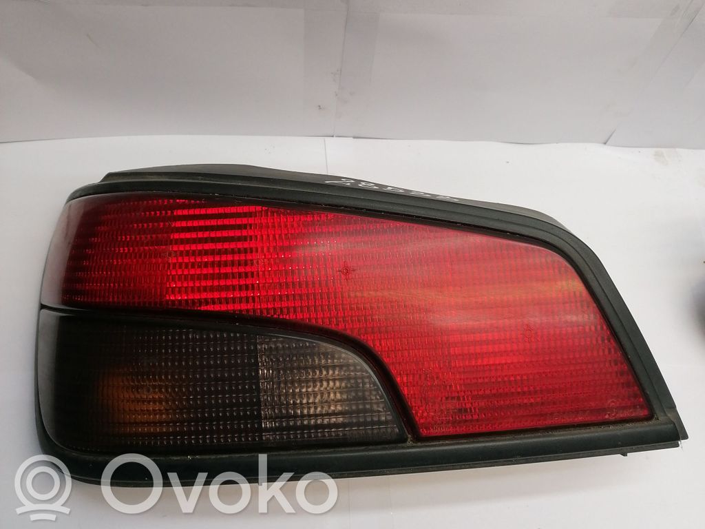 Peugeot 306 Galinis žibintas kėbule 