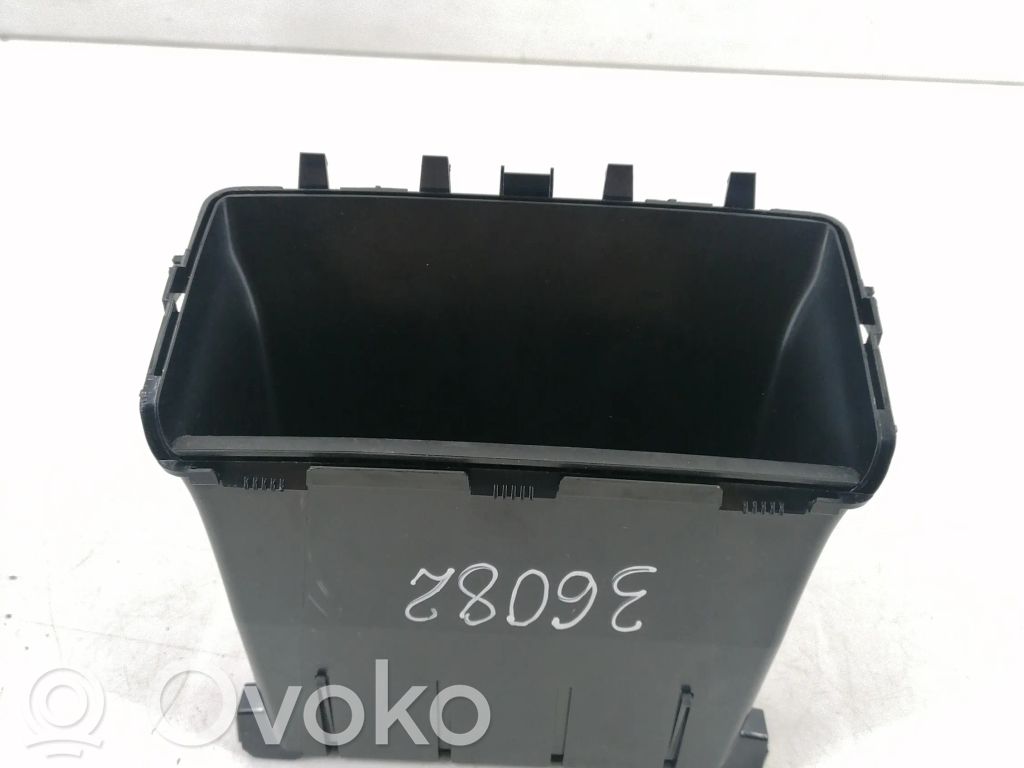 Dashboard storage box/compartment   5116696337904,011438204