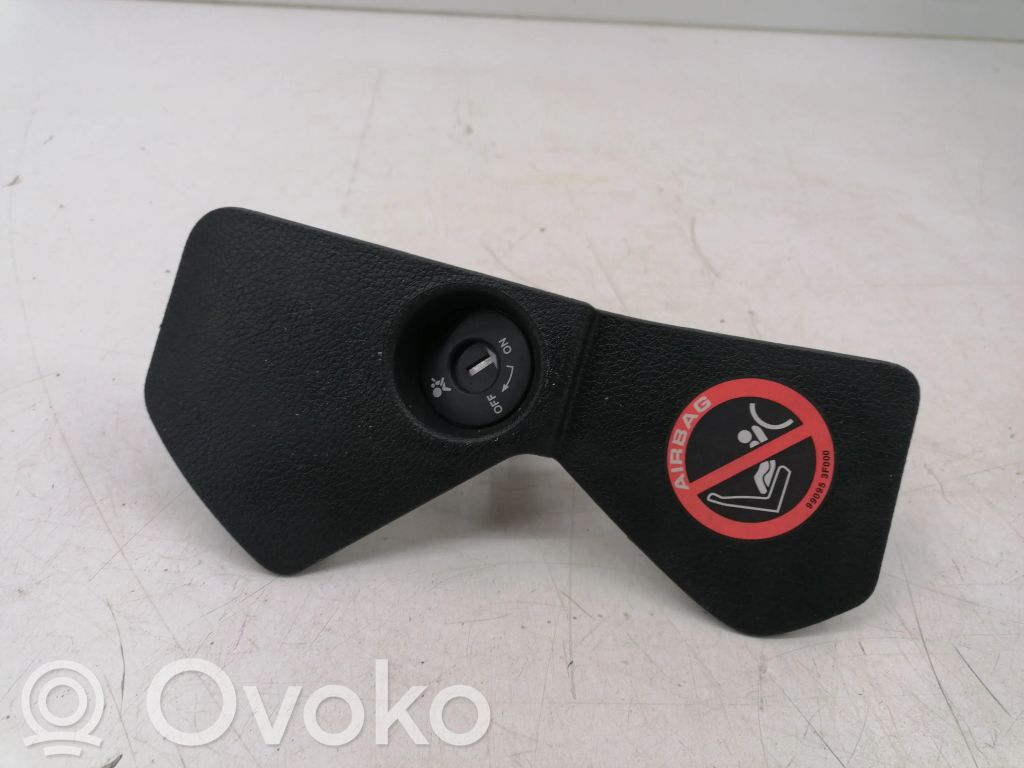 Nissan Note (E11) Dashboard side end trim 