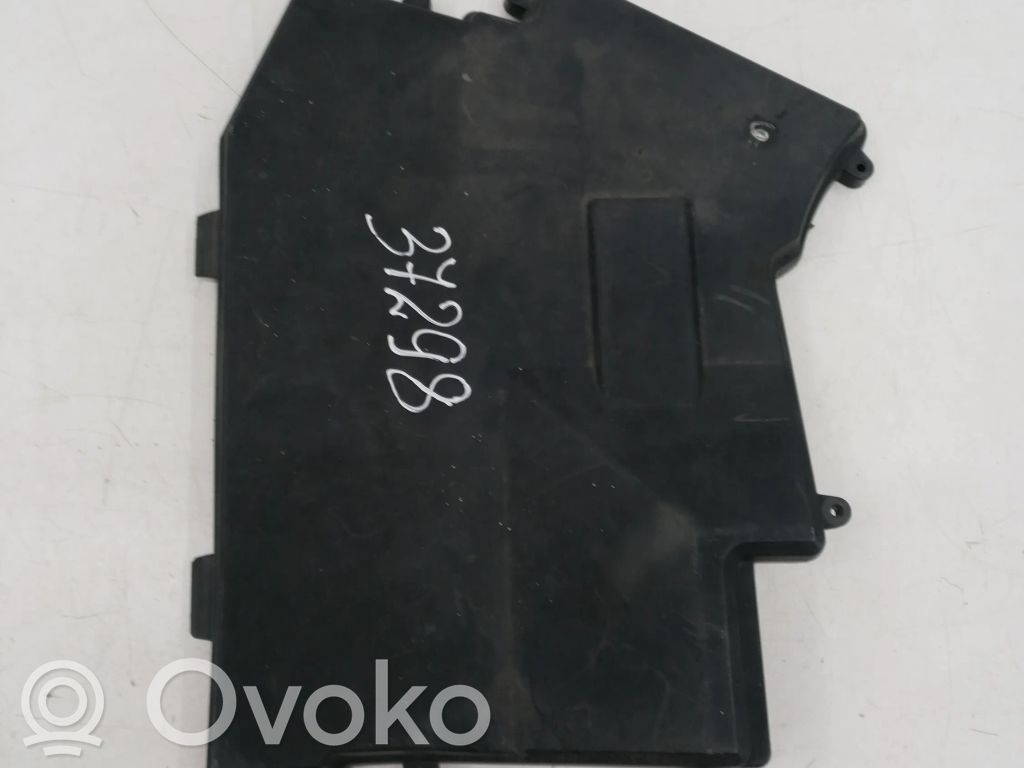 BMW 7 E65 E66 Sulakerasian kansi 