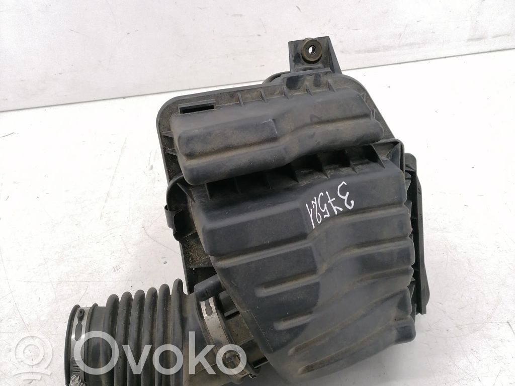 Dodge Caravan Air filter box 