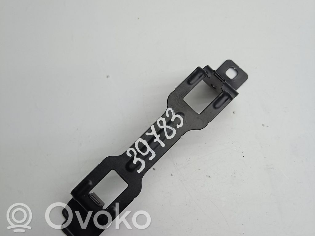 Volvo XC90 Akun kiinnike 