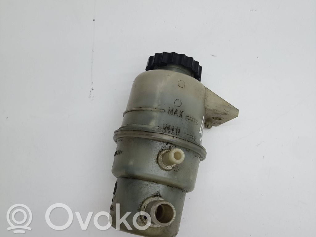 Ohjaustehostimen nestesäiliö   05105338AB