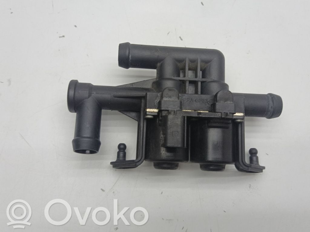 BMW 7 F01 F02 F03 F04 Apsildes radiatora vārsts (-i) 