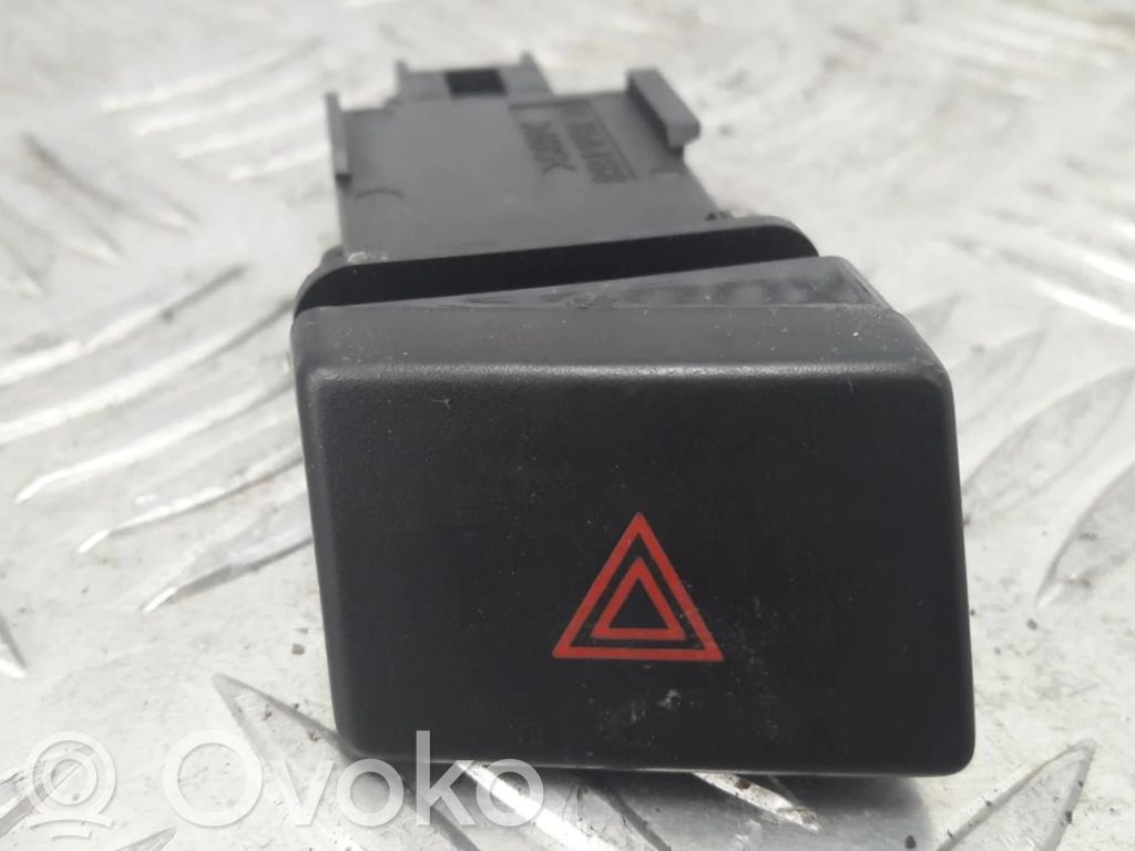 Hazard light switch   0581R64