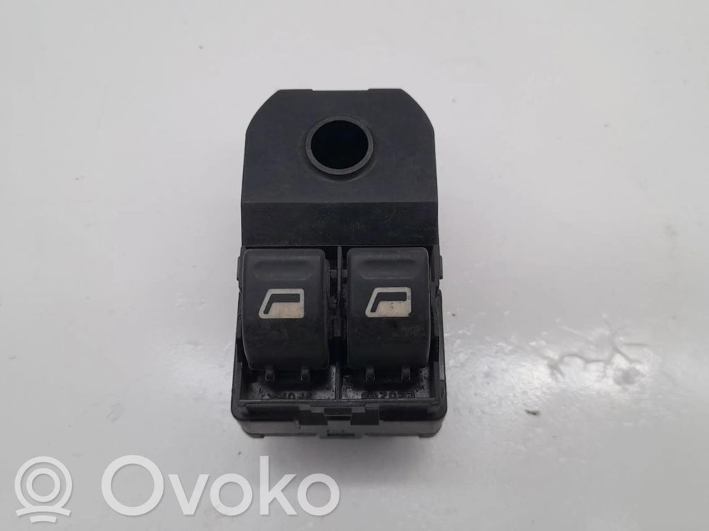 Peugeot 206+ Interruptor del elevalunas eléctrico 