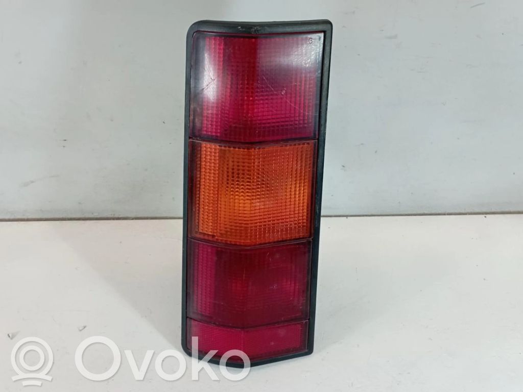 Renault Rapid Aizmugurējais lukturis virsbūvē 