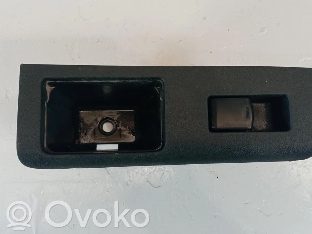 Nissan Navara Electric window control switch 