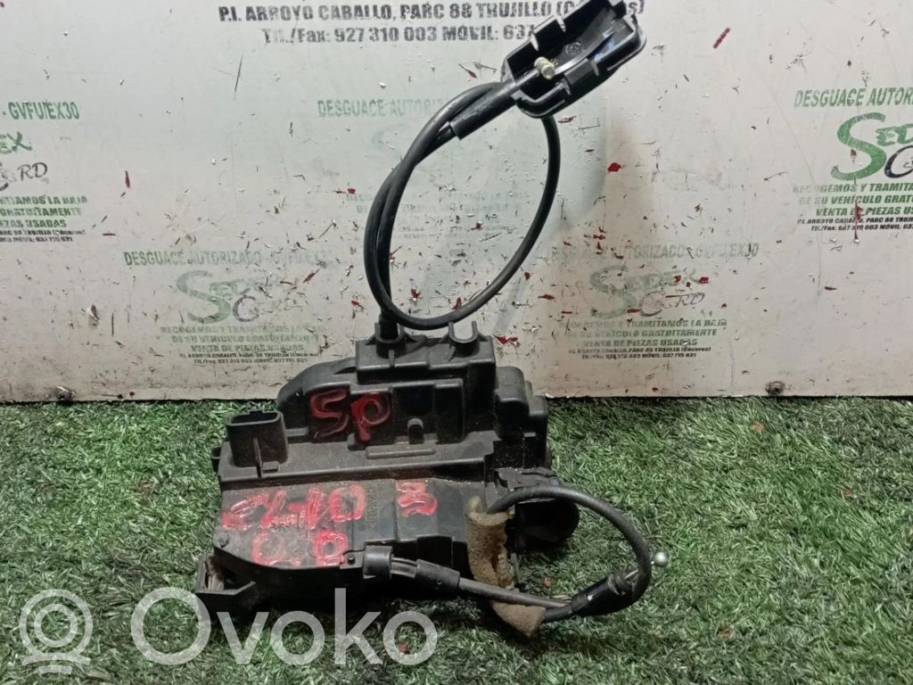 Renault Clio III Priekšpusē slēdzene 