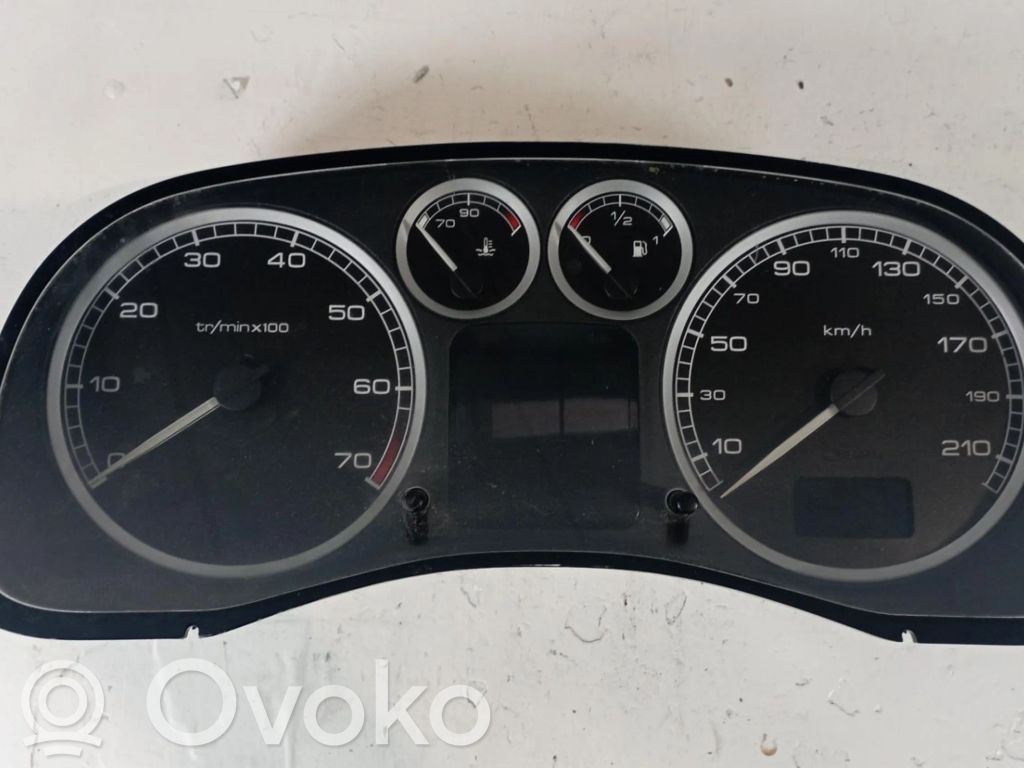 Peugeot 307 CC Spidometras (prietaisų skydelis) 