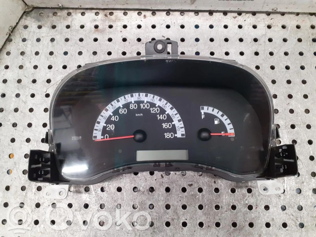 Fiat Punto (188) Licznik / Prędkościomierz 