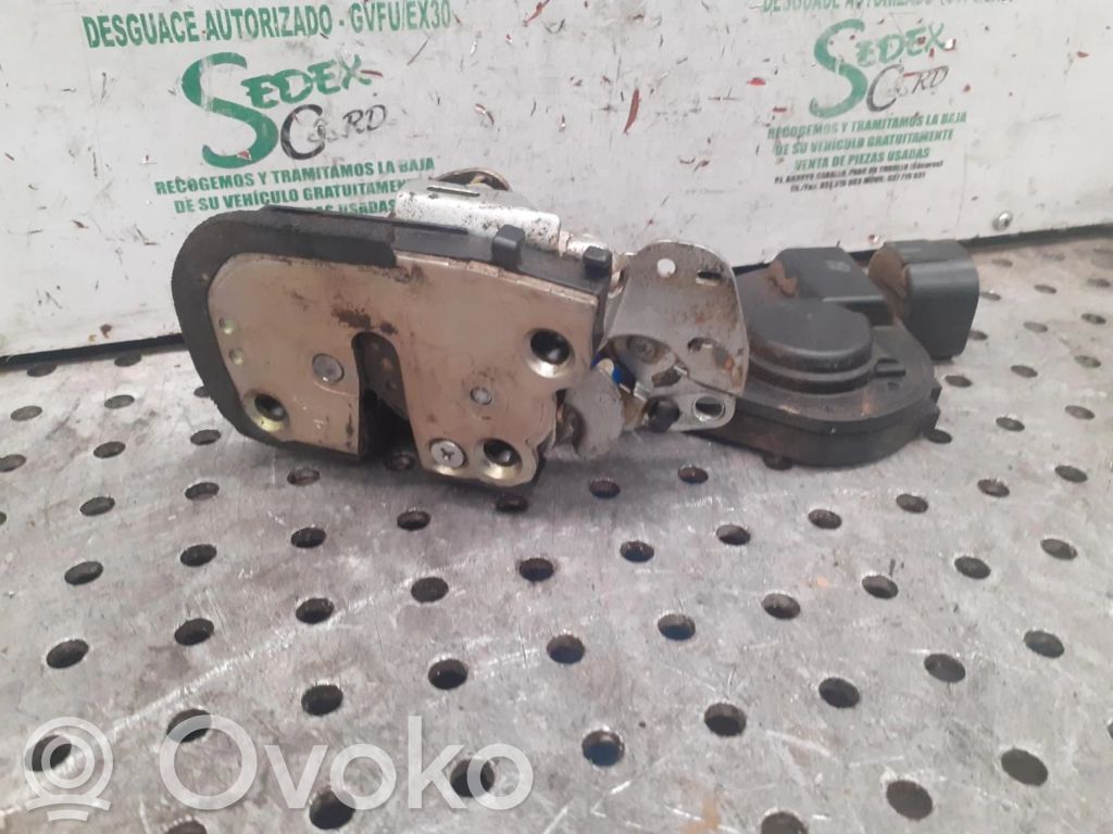 Toyota Corolla E110 Etuoven lukko 