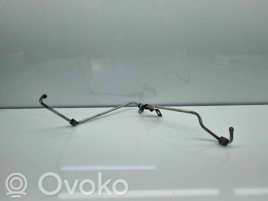Audi A4 S4 B7 8E 8H Öljyntäyttöputki 