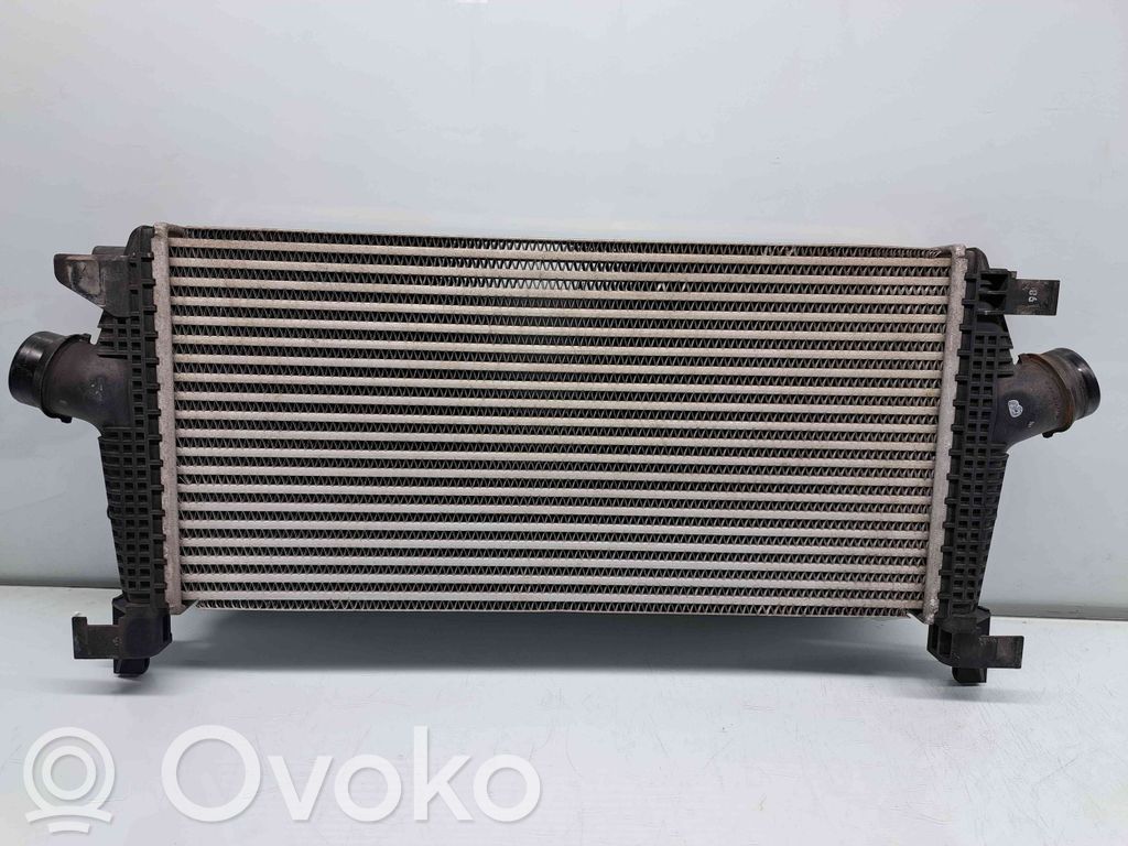 Opel Astra J Interkūlerio radiatorius 