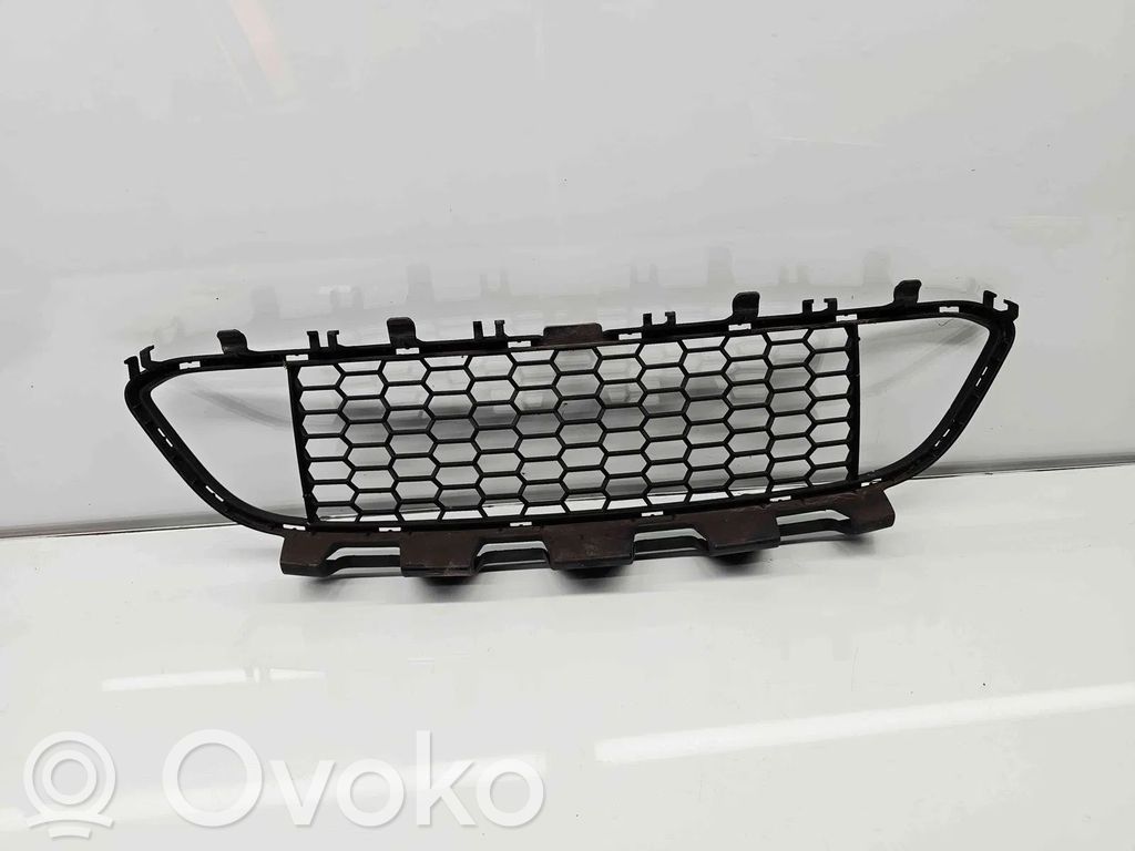 BMW 3 F30 F35 F31 Kratka dolna zderzaka przedniego 