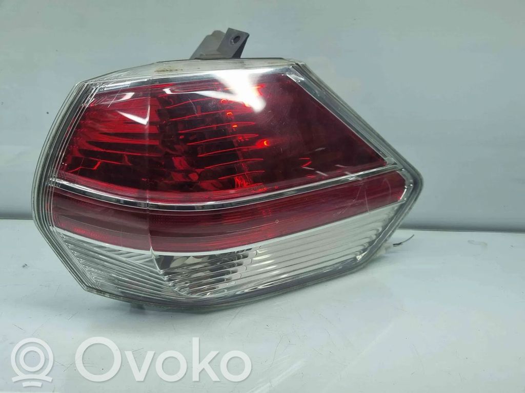 Nissan X-Trail T32 Lampă spate în caroserie 