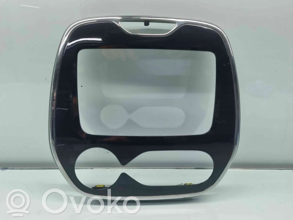 Renault Captur Engine hood trim 