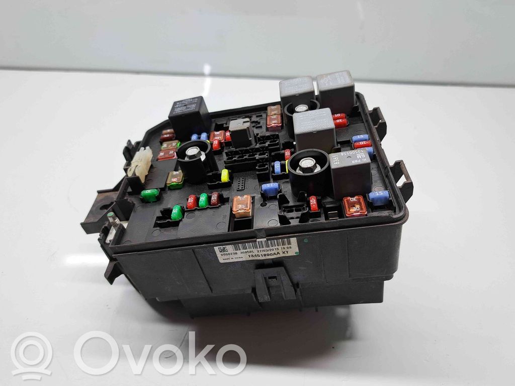 Opel Corsa E Sulakemoduuli 