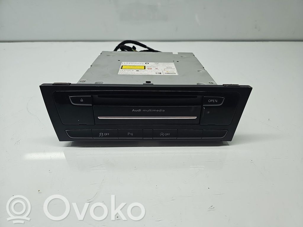 Audi A5 8T 8F Panel / Radioodtwarzacz CD/DVD/GPS 