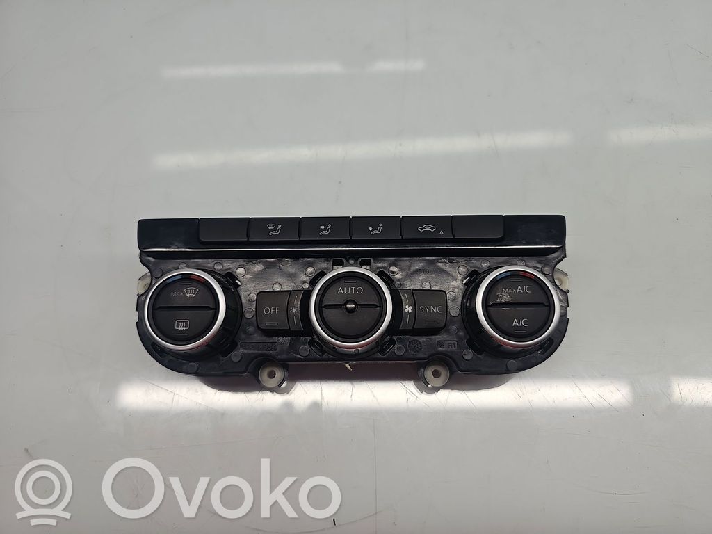 Volkswagen PASSAT B7 Climate control unit 