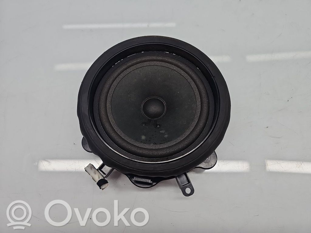 Audi A3 S3 8P Front door speaker 