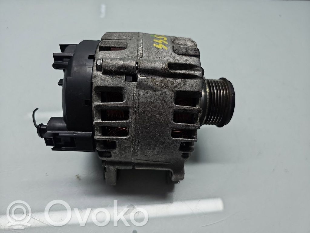 Volkswagen PASSAT B7 Generator/alternator 