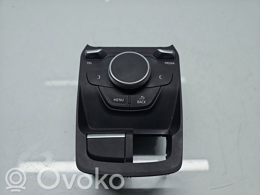 Audi Q2 - Screen/display/small screen 
