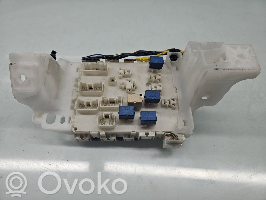 Suzuki Swift II Caja de conexiones de alto voltaje 