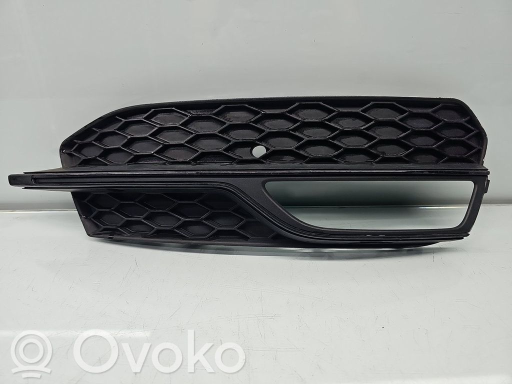 Kratka dolna zderzaka przedniego   8V3807682G