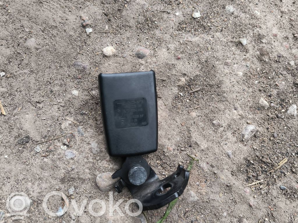 Opel Corsa D Klamra tylnego pasa bezpieczeństwa 
