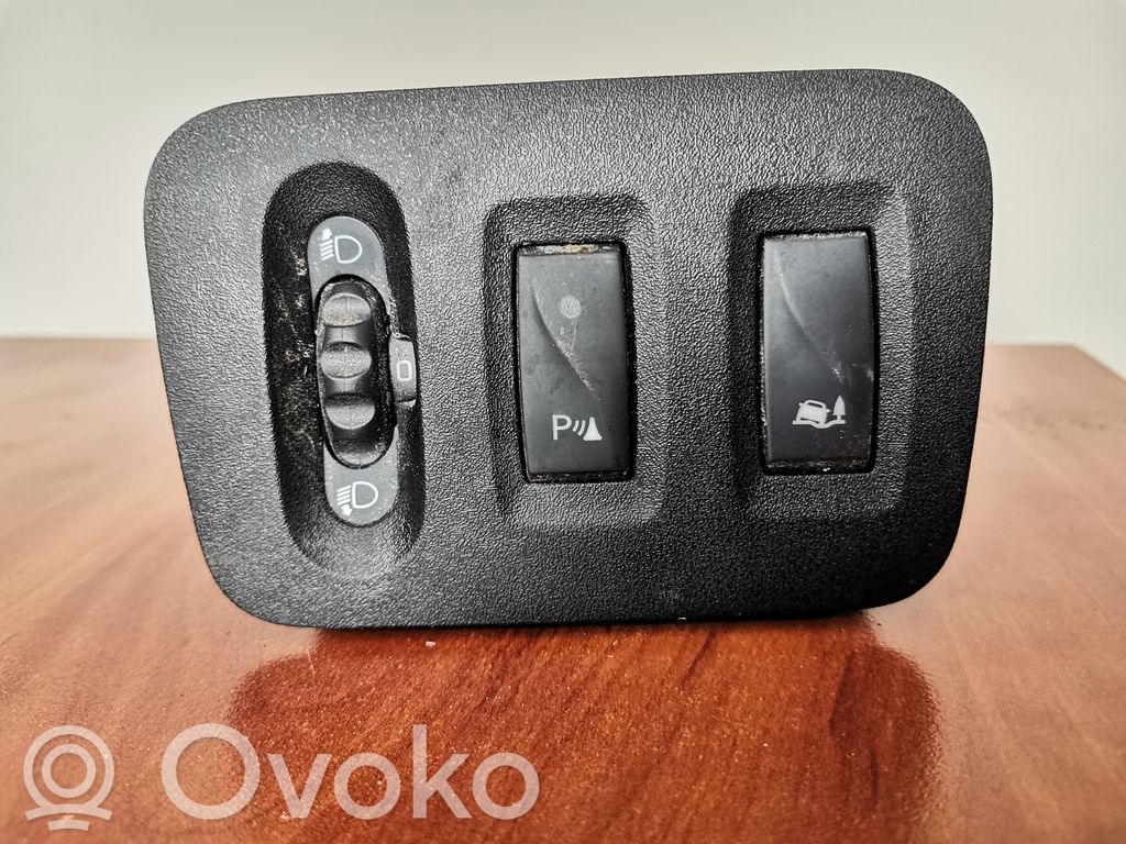 Renault Trafic II (X83) Headlight level height control switch 