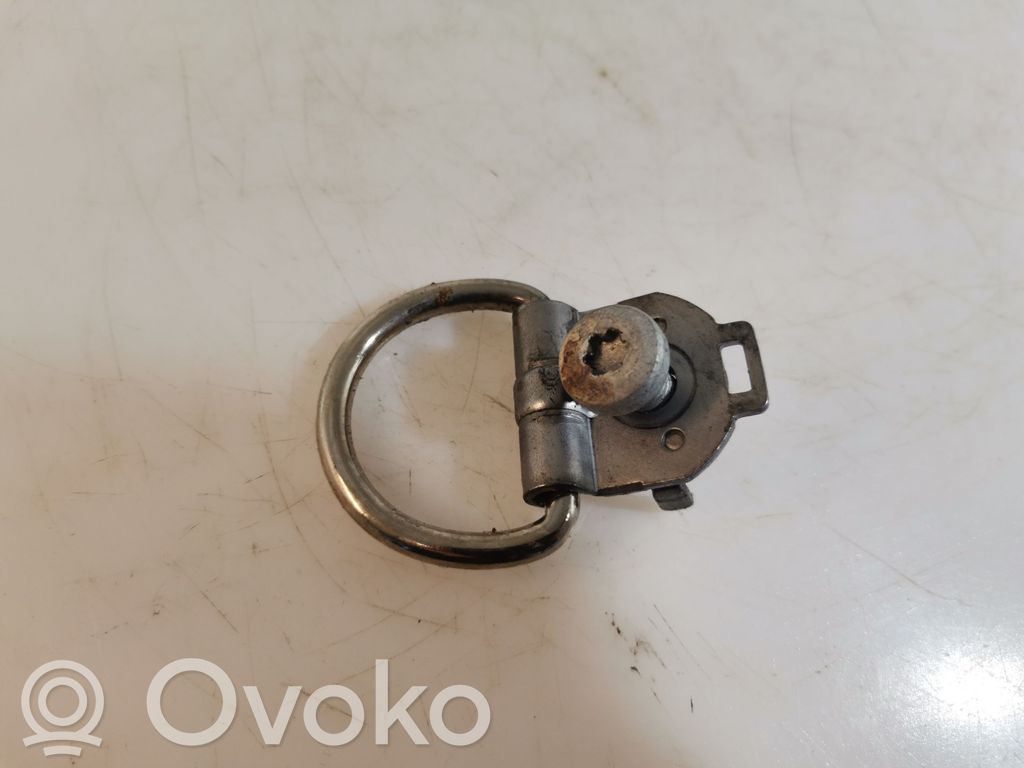 Mercedes-Benz E W212 Tie down hook / loop 