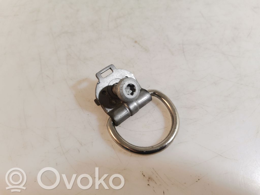 Mercedes-Benz E W212 Tie down hook / loop 