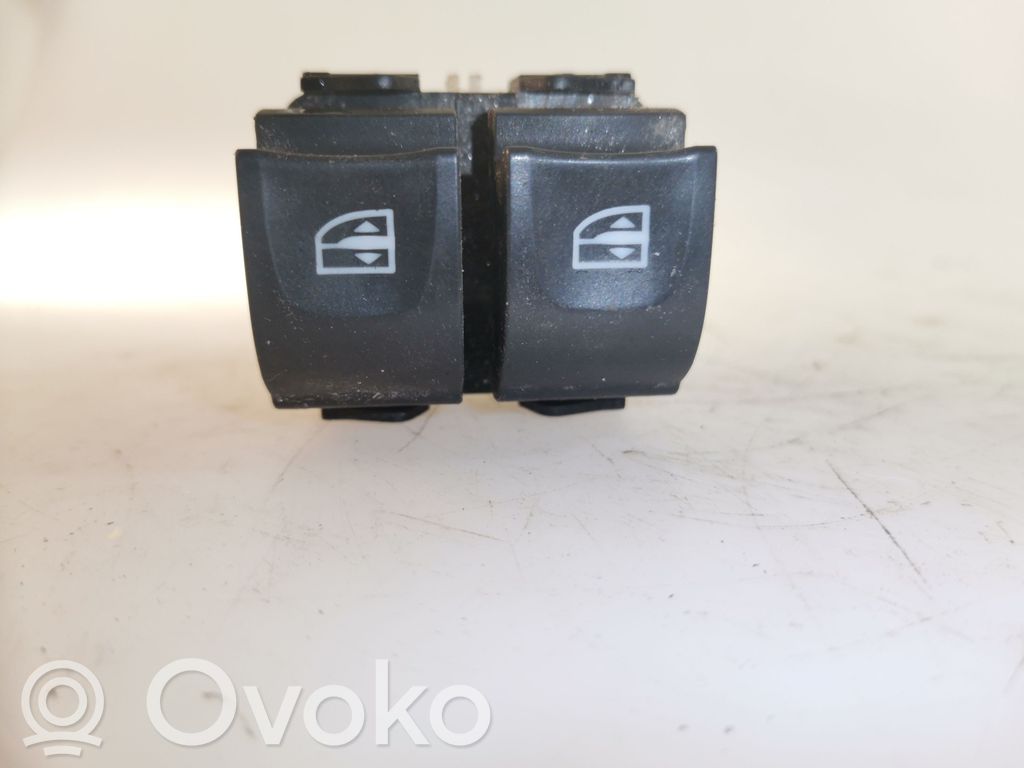 Renault Trafic III (X82) Electric window control switch 