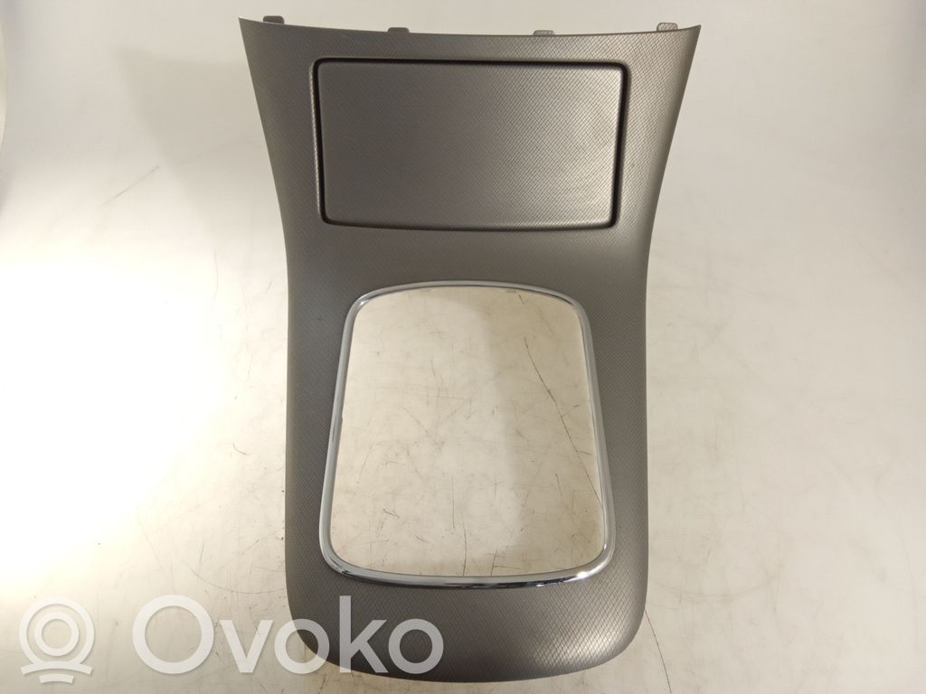 Toyota Avensis T250 Aschenbecher vorne 