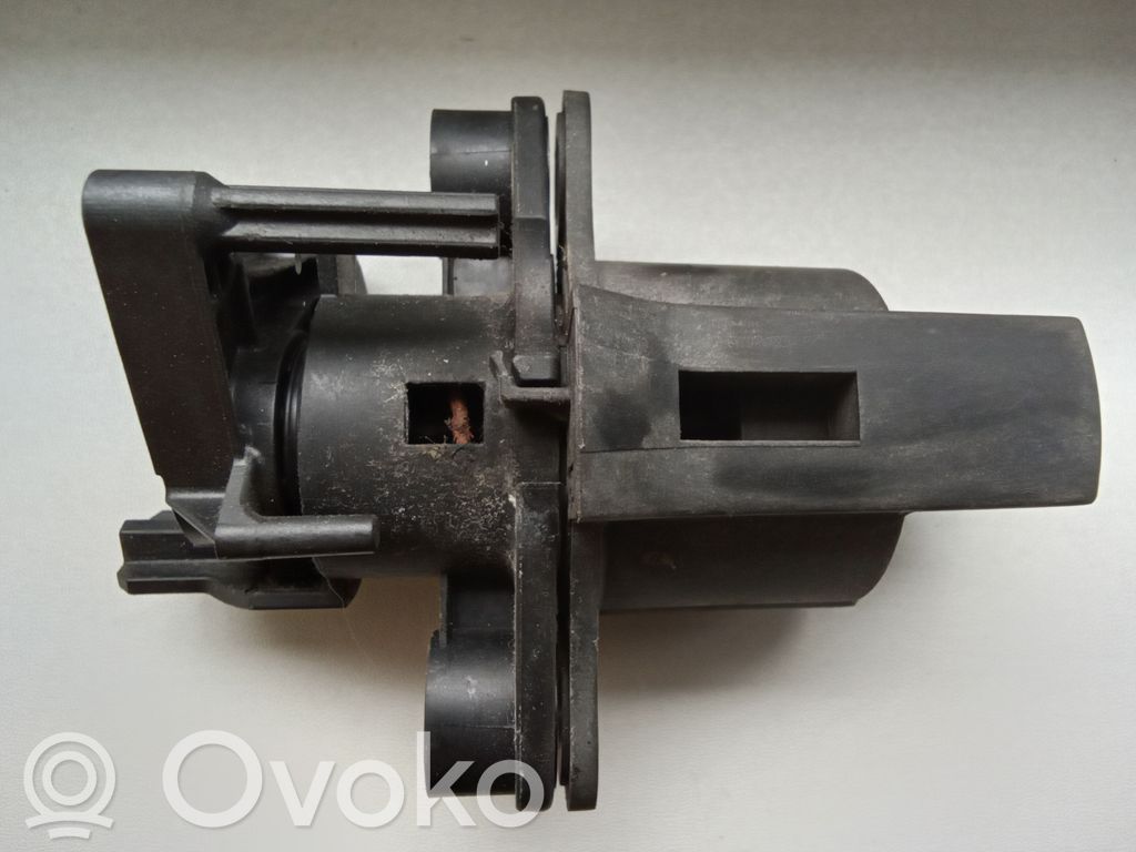 Toyota Aygo AB10 Tailgate/trunk/boot open switch 