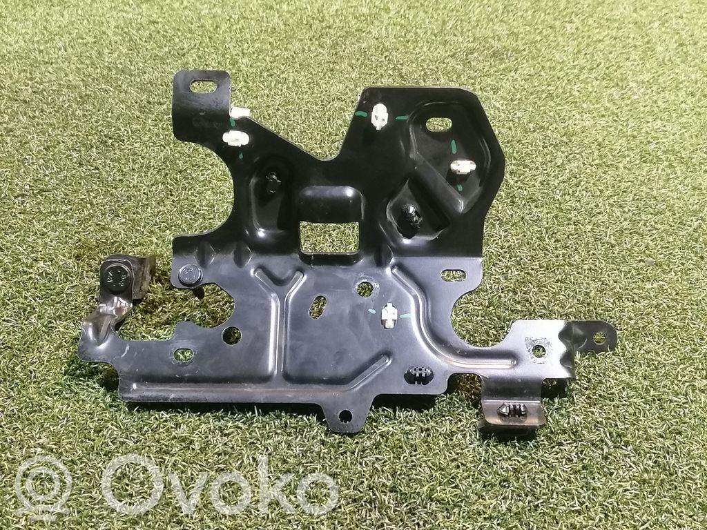 Engine mounting bracket   241360897R